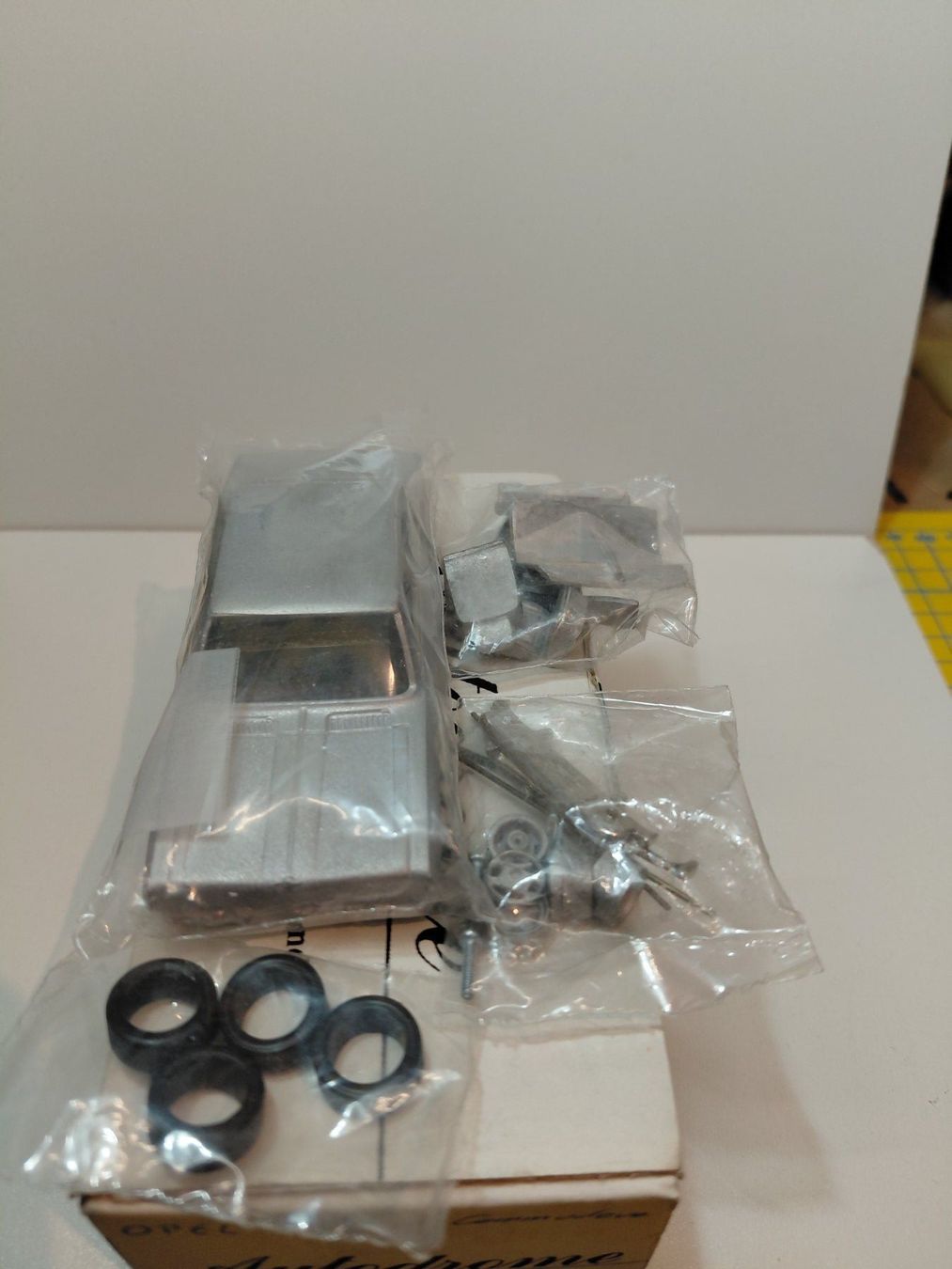 Opel Modellini d'auto: OPEL Rekord Commodore Bausatz 1:43 von Autodrom – Usato da Bern venduto da ascona43 2