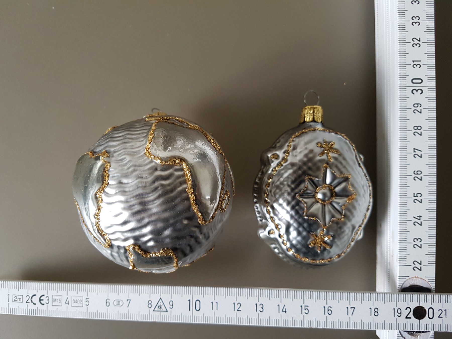 Tutte le decorazioni: 22 alte Weihnachtskugeln silber / gold – Usato da Riehen venduto da robs2026 2
