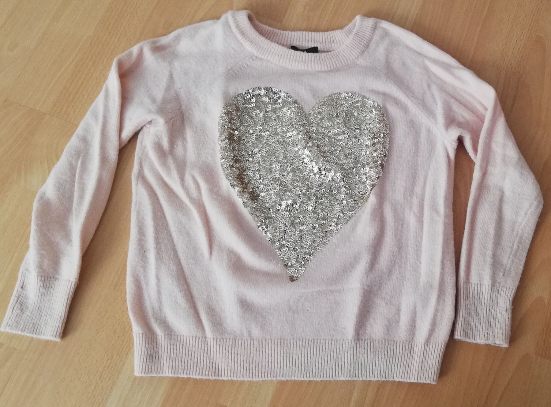 H&M Pullover & Sweatshirts: H&M rosa Pullover mit Herz Pailletten Gr. 36 – Gebraucht aus Hütten von blacktea 2