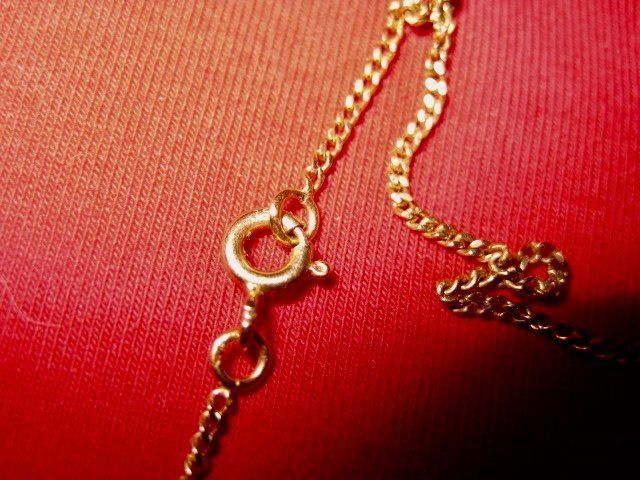 Médaillon Avec Chaîne En Inox - 7 Cm De Diamètre, Neuf Sans Emballage D'origine, Simple Et Moderne