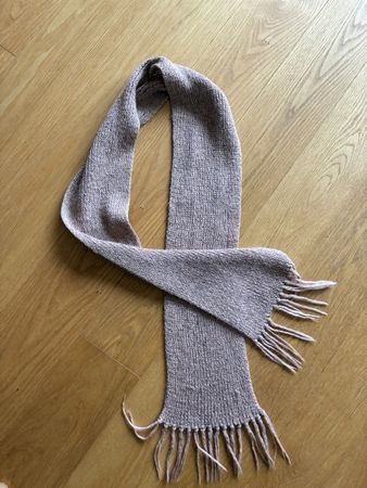 Cosy lilac wool scarf with tassels - perfect for winter