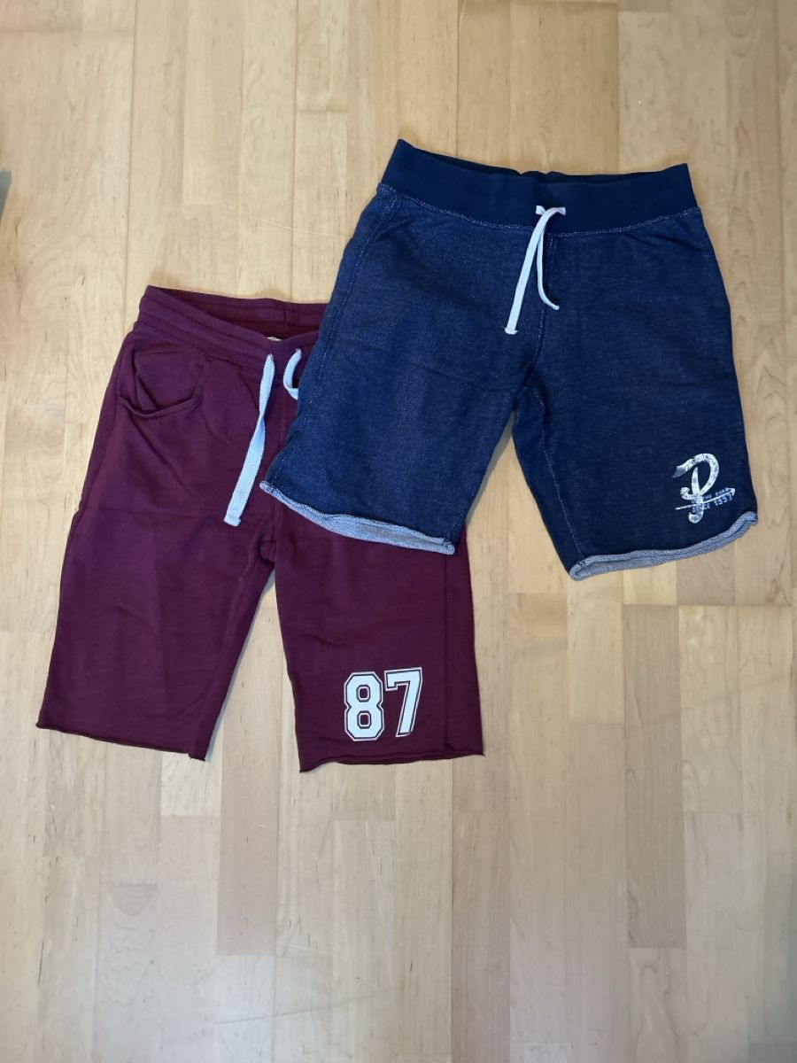 H&M Pantaloni: 2 Shorts Kinder Blau und Rot – Usato da Bern venduto da nin_6tc5