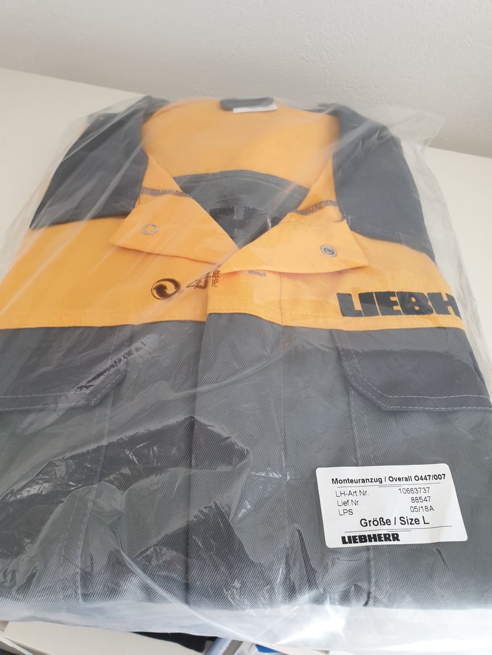 Anzüge: Liebherr Monteuranzug – Neu und originalverpackt aus Rickenbach LU von trucker.s