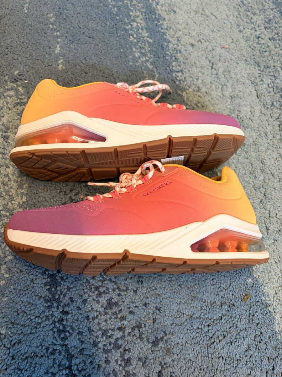 Chaussures filles: Skechers Sneaker 39 – Neuf avec emballage d'origine à Tegna par rio_xr9n 1
