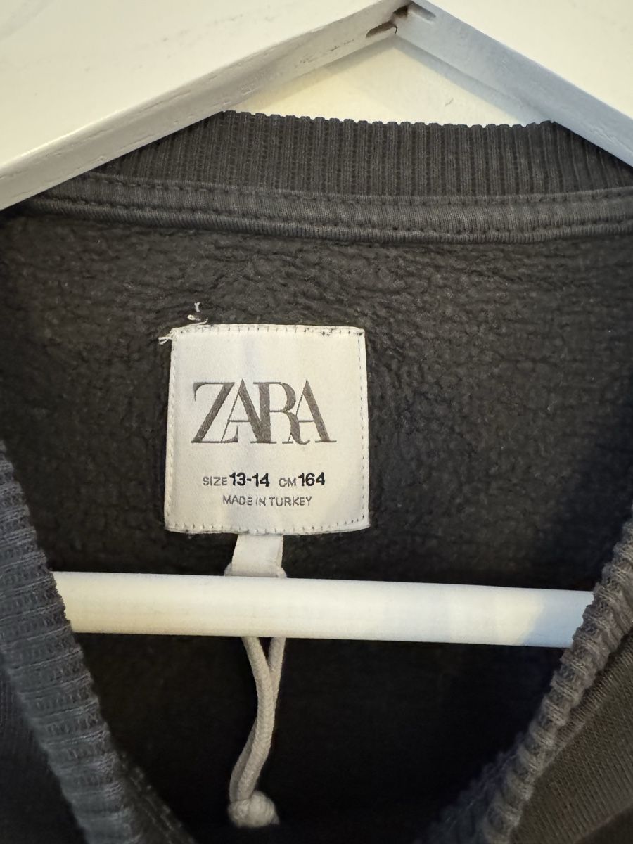 Zara Maglioni & Felpe: Pull Zara fille, couleur gris  – Usato da Lausanne venduto da Michel_Ozcan 1