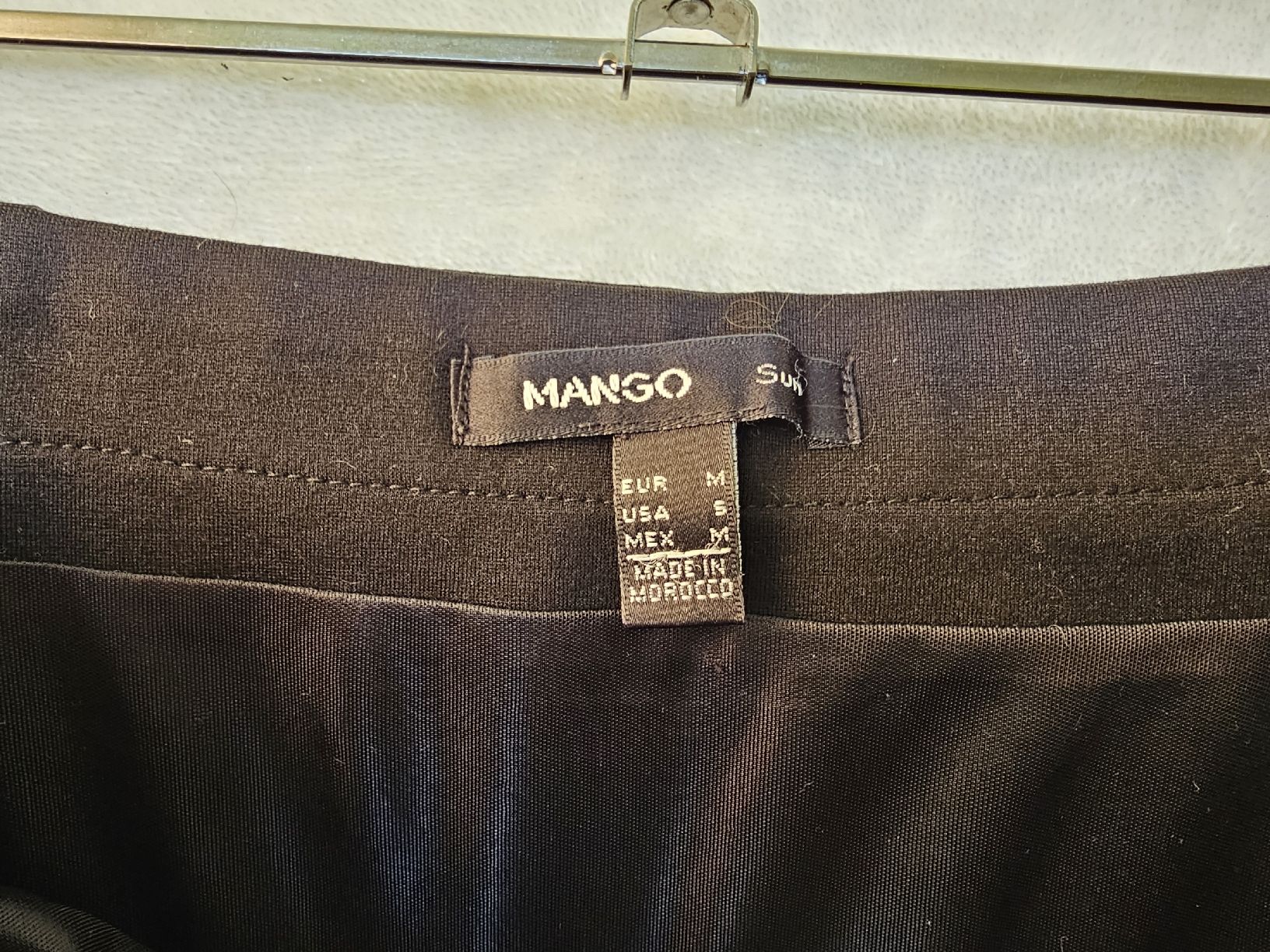 Mango Röcke: Jupe courte noire Mango M – Gebraucht aus Gland von Vee_0 3
