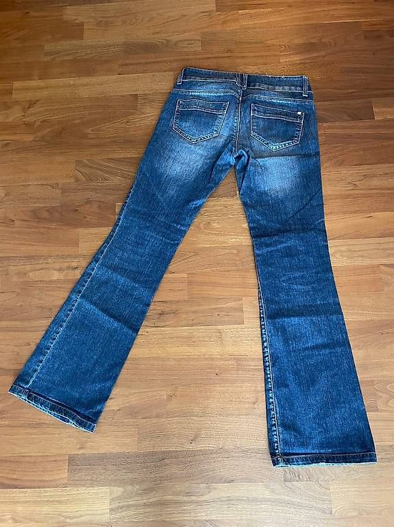 Vero Moda Jeans: Jeans mit Schlag Gr.36 – Gebraucht aus Buchrain von eule2109 1