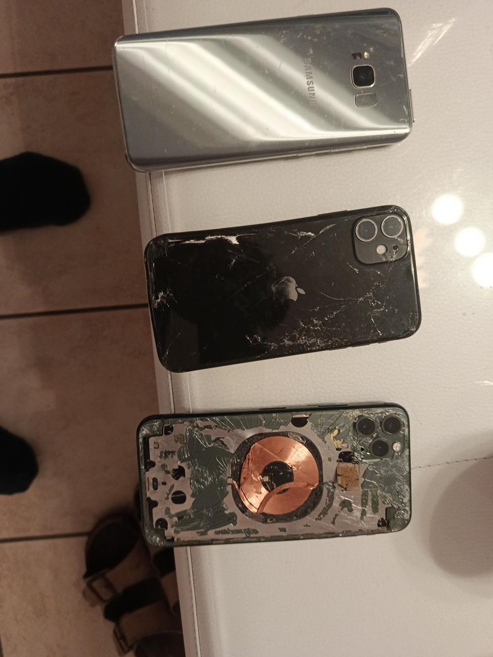 Apple Telefoni cellulari / Smartphones: ZWEI I PHONES  EIN SAMSUNG – Difettoso da Unterlunkhofen venduto da kha_wr95