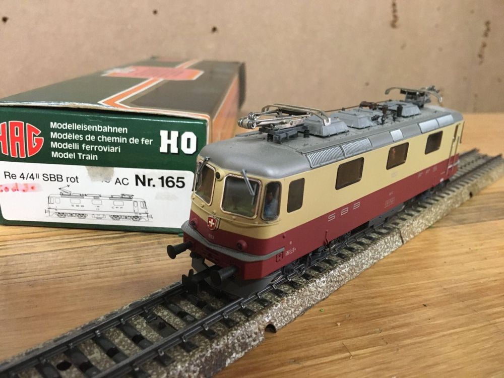HAG Suisse n° 181 Motrice électrique Re 4/4 BLS Gleichstorm-2 Leiter HO en boite