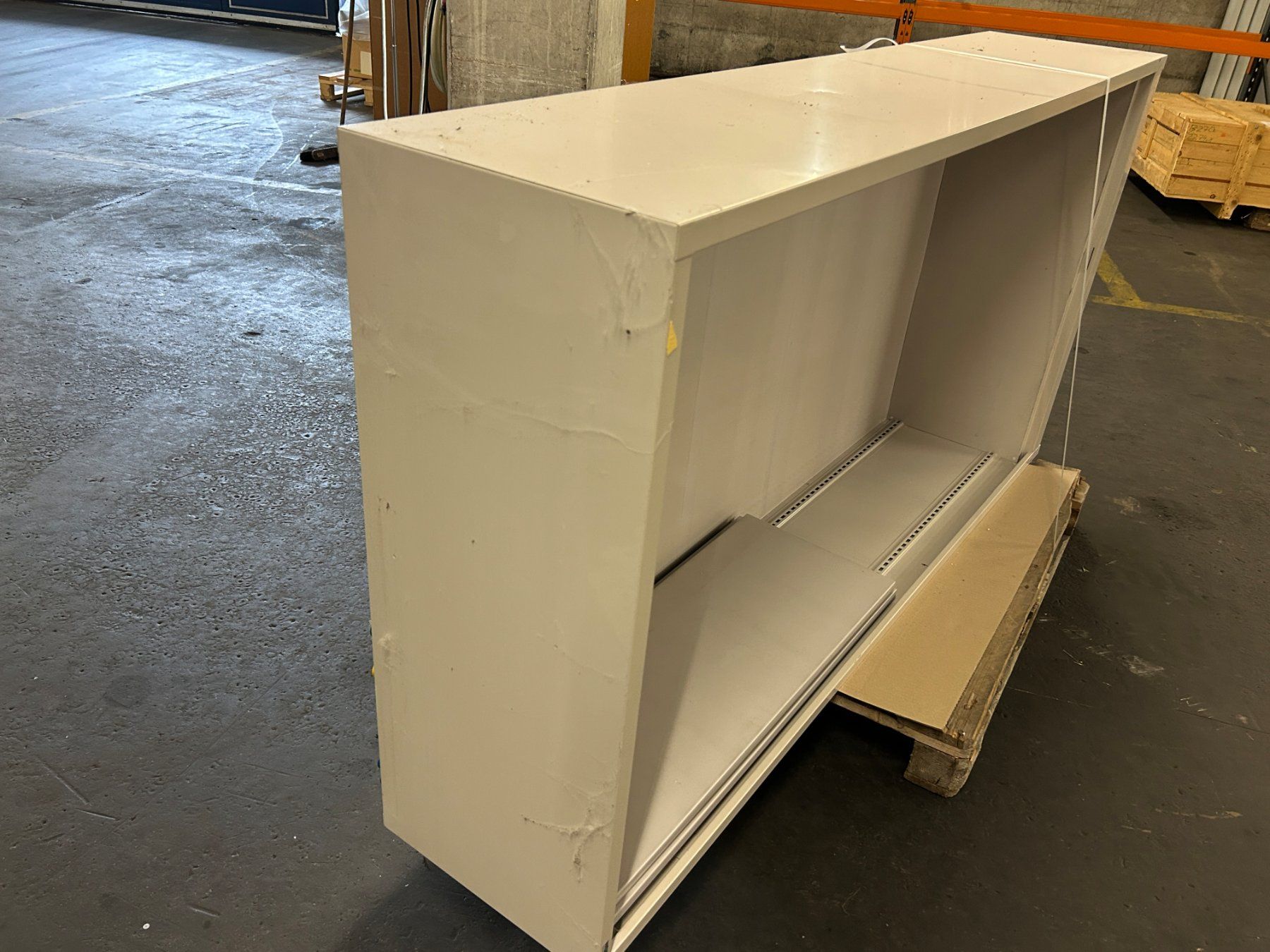 Lista Armoires: LISTA Blechschrank - Werkstattschrank – D'occasion à Zofingen par Maschinenfabrik 2