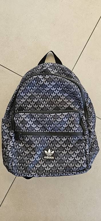 Adidas Zaini: Neuwertiger Adidas Rucksack – Usato da Baden venduto da Boomer76
