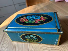 Uralte Merkur-Biscuit-Dose
