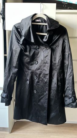 Schwarzer Übergangsmantel, ORSAY Grösse S/M, Top Zustand