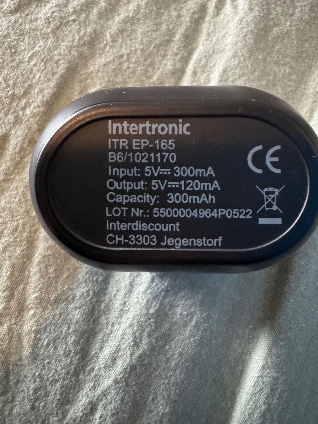 Cuffie: intertronic Kopfhörer Ladecase – Usato da Adliswil venduto da Busys 2