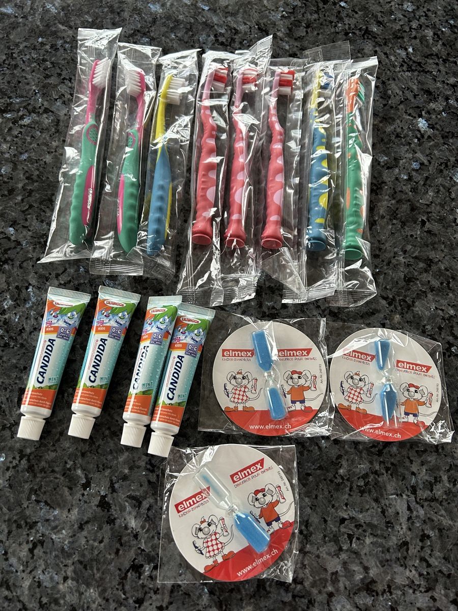Cura dei denti: 15-teiliges Candida Kinder Zahnpflege Set – Nuovo e nell'imballaggio originale da Beatenberg venduto da buy2you 1