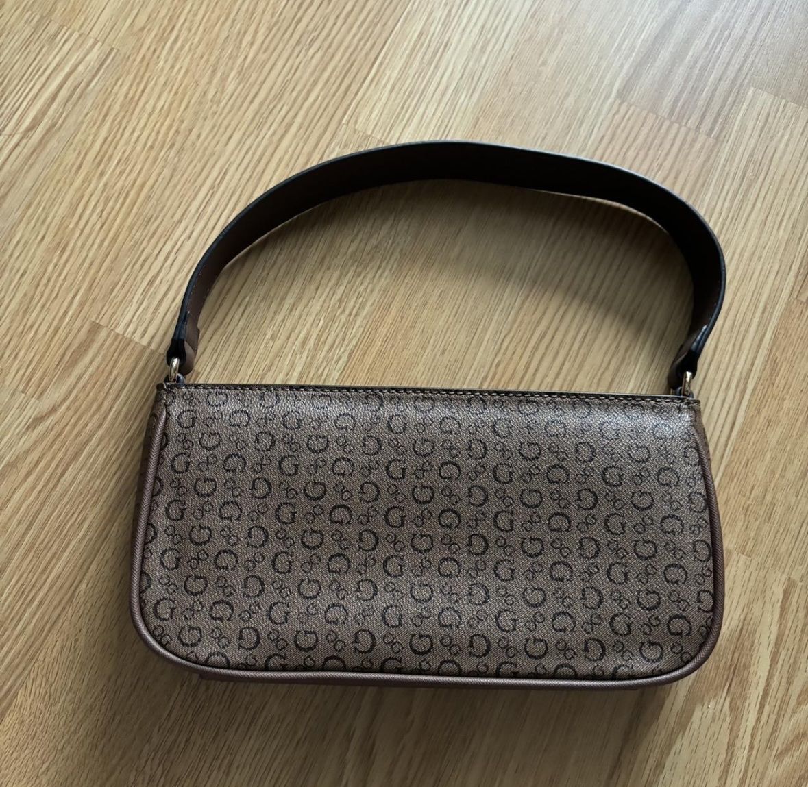 Guess Borse da donna: Guess Handtasche – Nuovo (secondo la descrizione) da Schwerzenbach venduto da nadjaliz5 1
