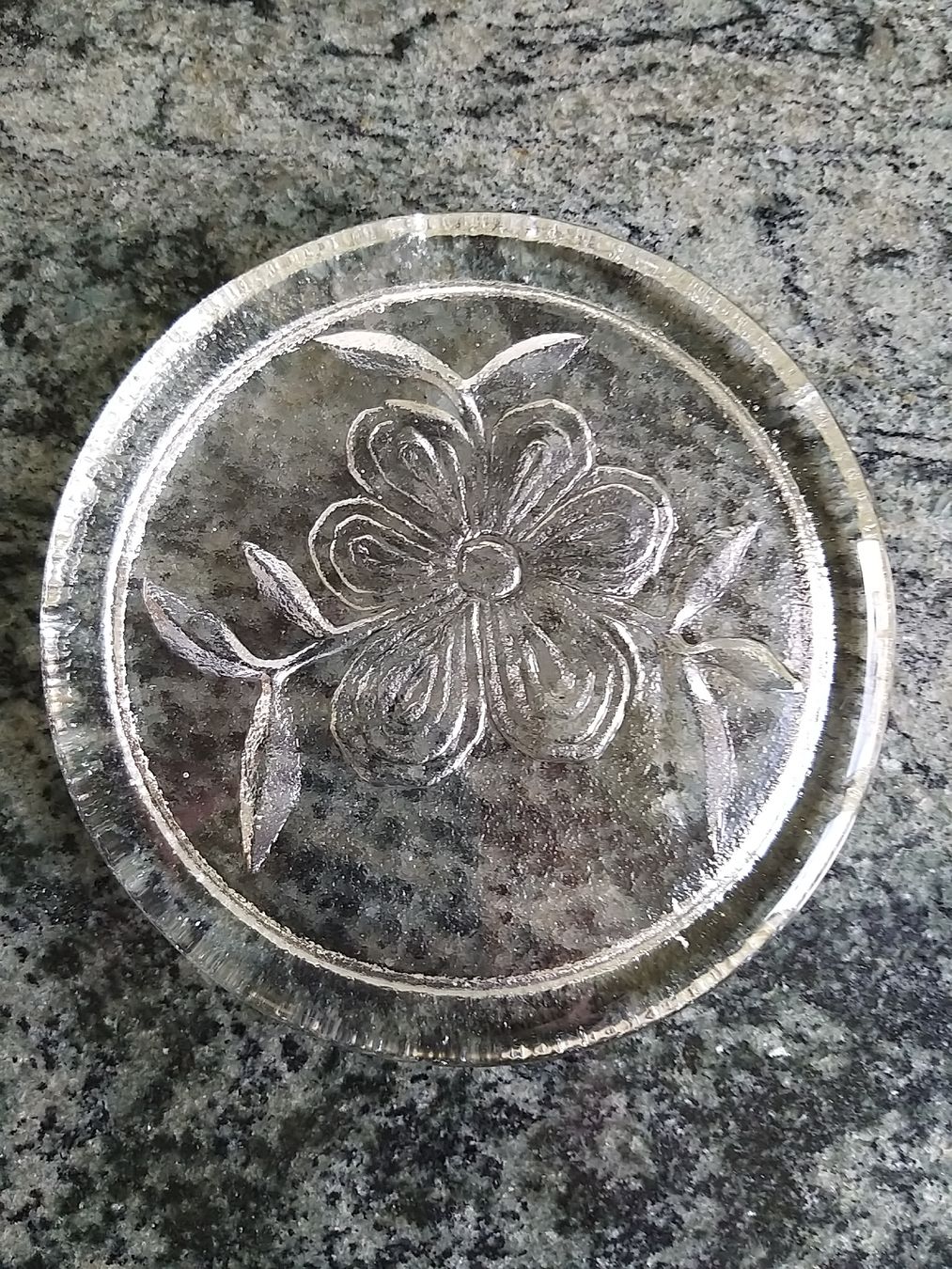 Glasi Hergiswil Untersetzer: Hergiswiler Glas Käseplättli/Untersetzer – Neu (gemäss Beschreibung) aus Wettingen von Atollkirsche 2