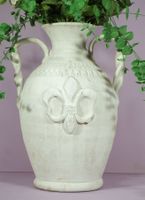 wunderschöne handgearbeitete Bodenvase mit Liliendekor