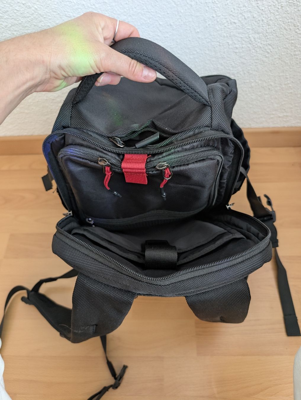 Hi-Tec Zaini: Neu Tech-Protect Rucksack 30l – Usato da Zürich venduto da Loulou_96 3