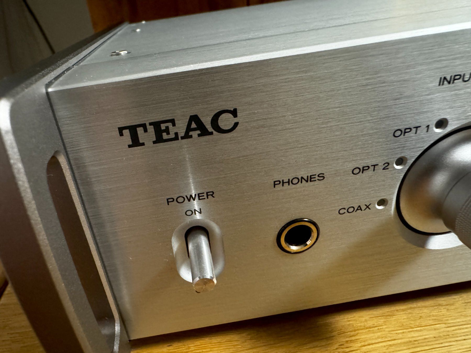 Convertitori: TEAC AI-501DA Vollverstärker - DAC - USB - Silber – Usato da Zürich venduto da Tapehead 6
