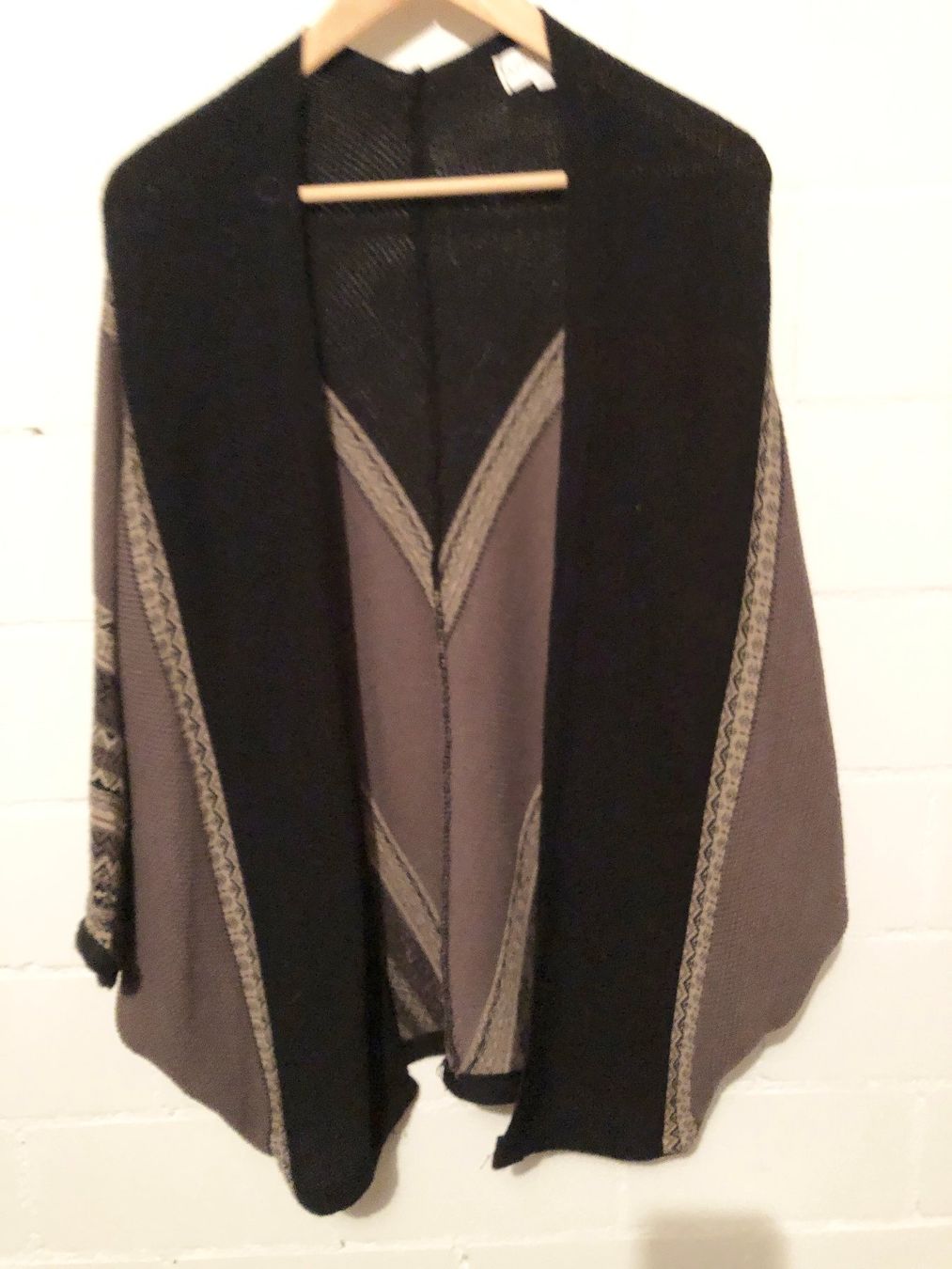 Sonstige Kleidung & Accessoires: Poncho Grösse M/L - Marke APRICOT – Gebraucht aus Glattbrugg von Ariel012 1