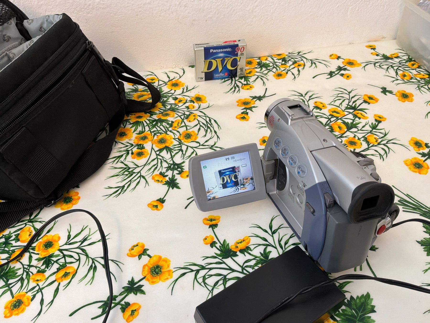 Canon Videocamere: Canon MV 500 MiniDV Camcorder – Usato da Massagno venduto da mar_k9xb 1