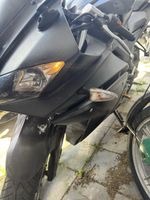 Yamaha YZF-R125 noire accidentée, 2010, à réparer.