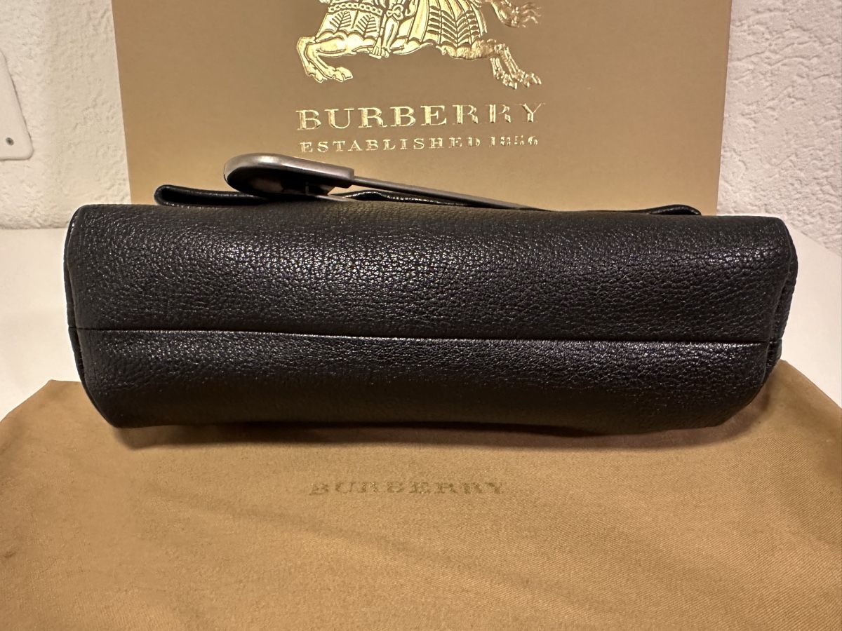 Burberry Sacs femmes: Burberry Pin Clutch – Neuf (Voir description) à Meiringen par sabti 2