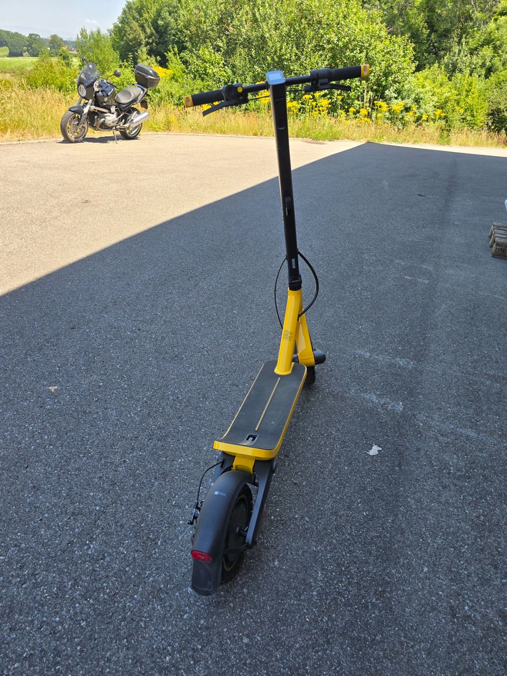 Xiaomi Kickboard: Xiaomi E-Scooter 6 Ultra Swiss Edition – Nuovo (secondo la descrizione) da Oberschrot venduto da cannihole 2