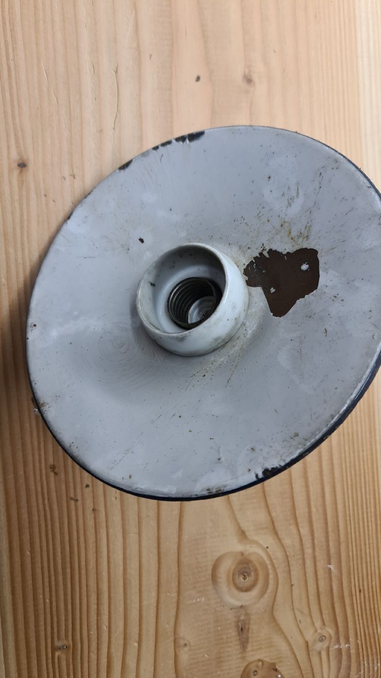 Lampade: Email Lampe Stalllampe – Usato da Neunkirch venduto da MaElekt