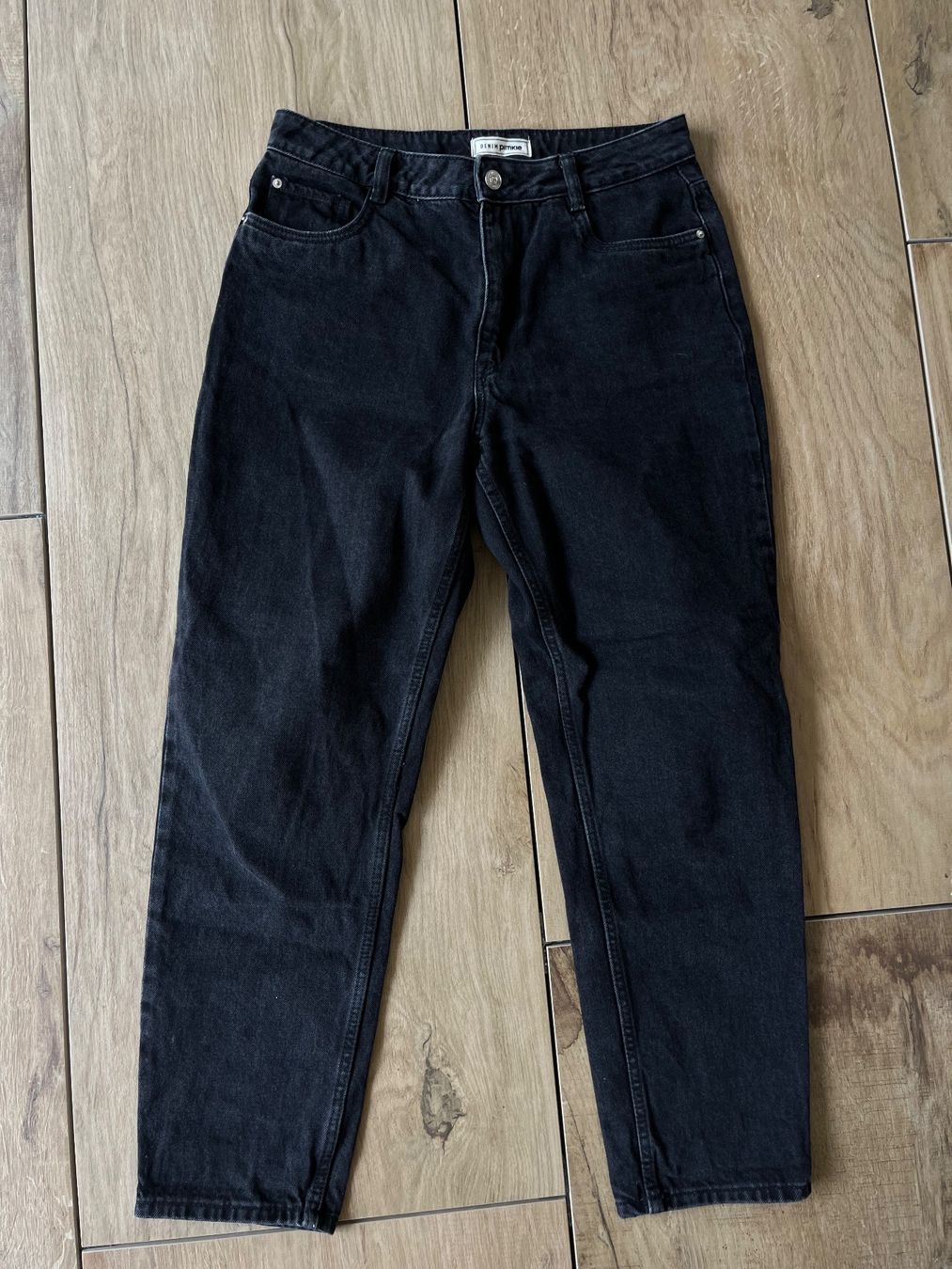 Pimkie Jeans: schwarze Jeans locker – Usato da Zuzwil SG venduto da dieschnellemichelle