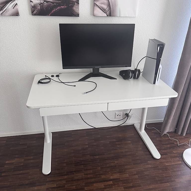 Ikea Schreibtische: IKEA Schreibtisch 117x60cm weiss – Neu (gemäss Beschreibung) aus Hinwil von norisenya