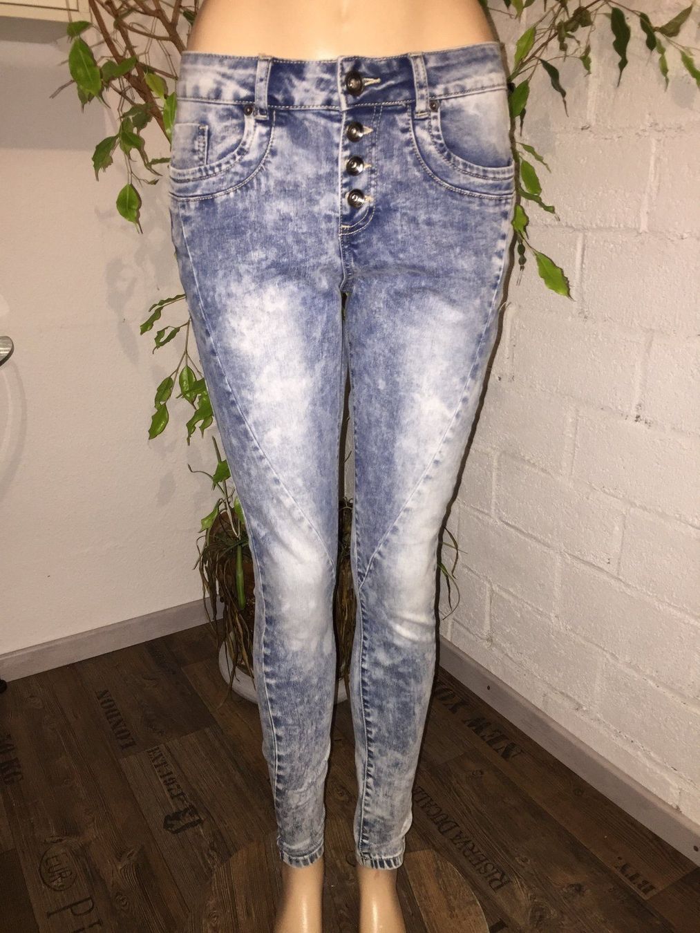Maddison Jeans: Jeans MADDISON  Taille 40 Neuf LOOSE FIT – Neu und originalverpackt aus Cossonay-ville von Super-Price-Quality