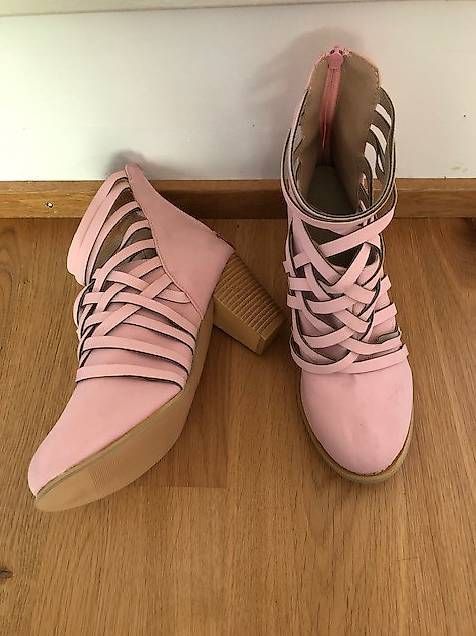 Scarpe da donna: Schöne Pumps NEU – Usato da Luzern venduto da Lu66