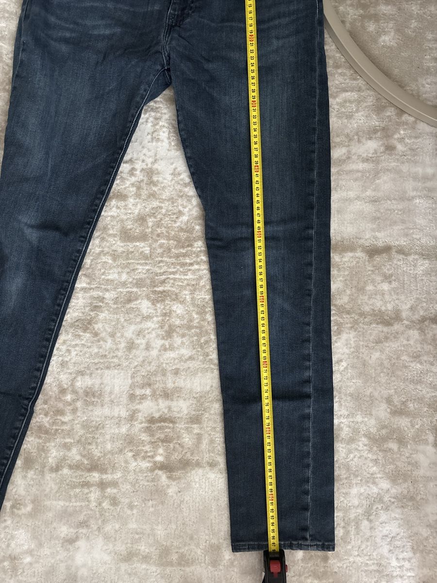 Levi's Jeans: Jean denim gris coupe slim – Usato da Prilly venduto da hei_5q56 6