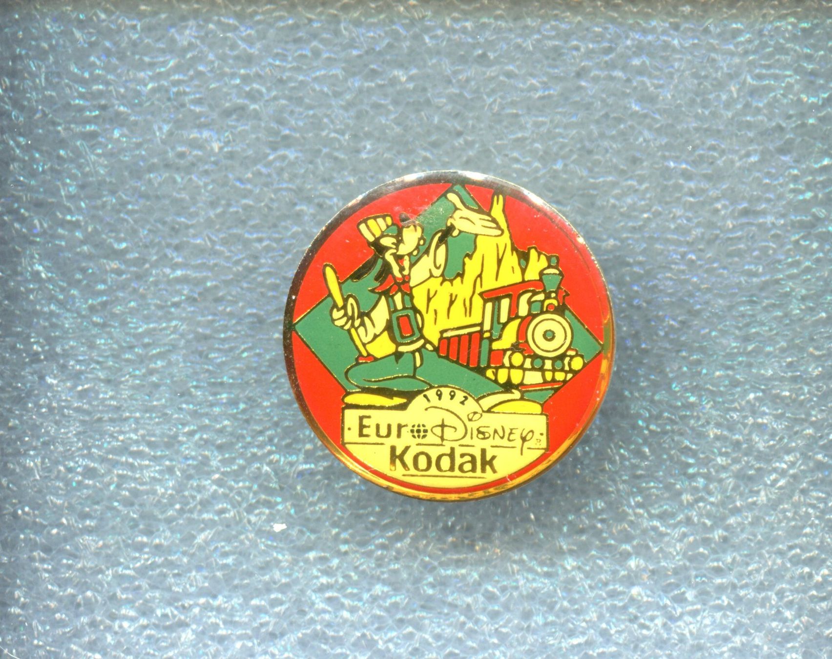 Disney Placchette & Badge: Euro Disney  GOOFY – Usato da Winterthur venduto da Sammleroase