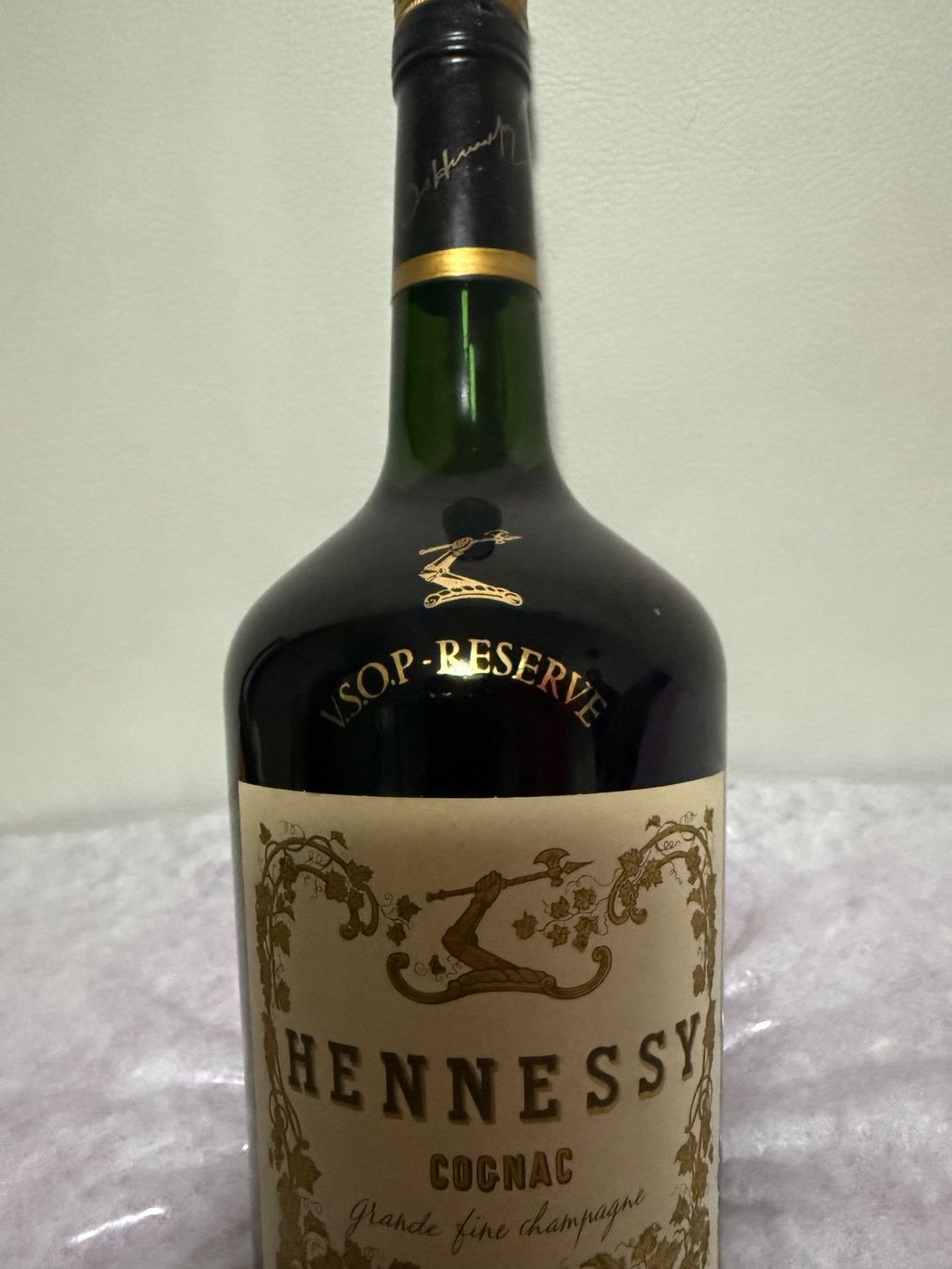 Hennessy Bevande alcoliche: Hennessy Cognac 1960 – Nuovo (secondo la descrizione) da Alpnach Dorf venduto da Prof.Don.Camillo 2