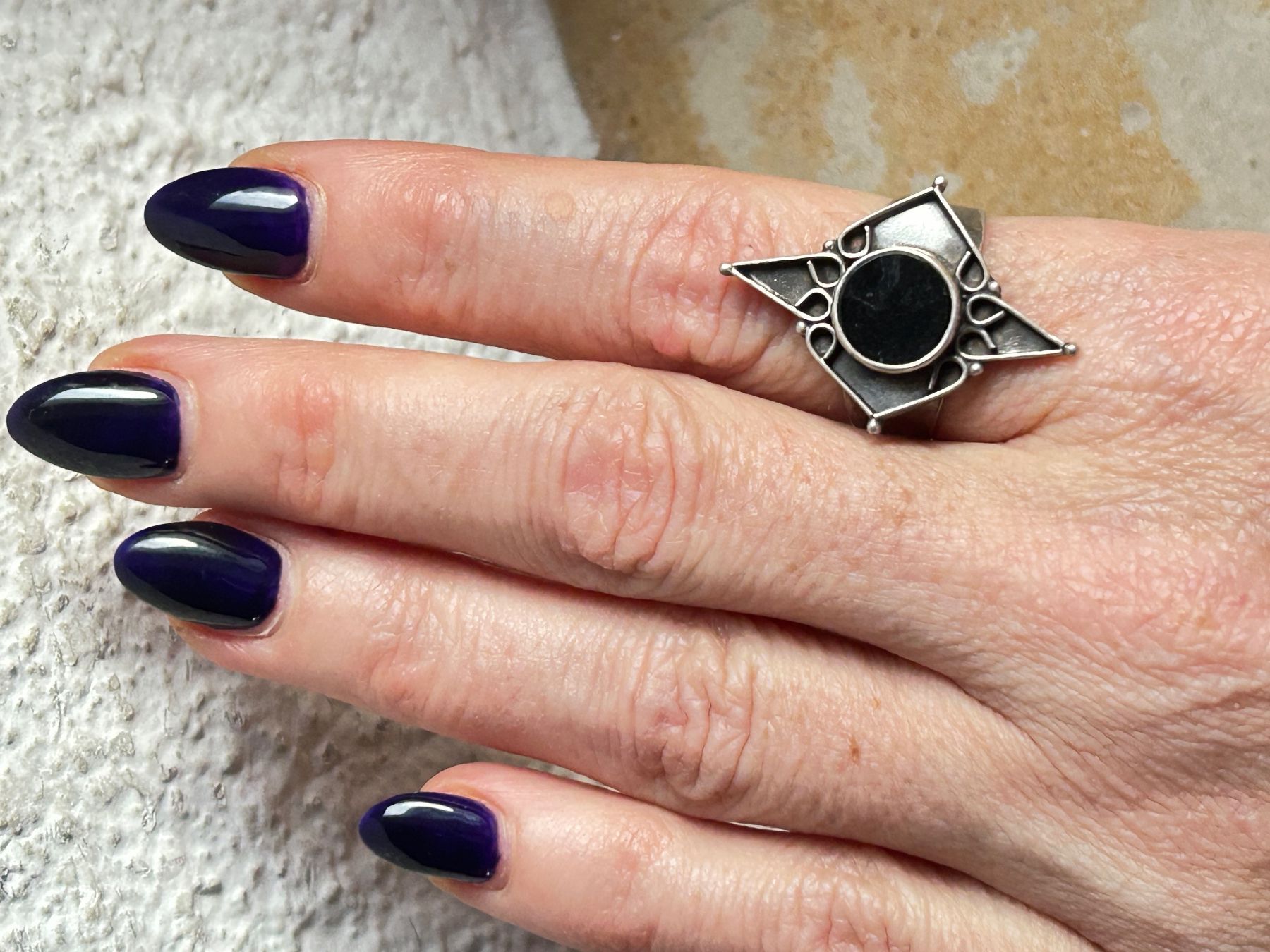 Onyx Anelli: Silberring mit Onyx Spitz (Grösse 59.5) – Usato da Laufen venduto da Bellavitaboom 1