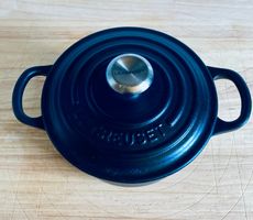 Le Creuset: Topf Gusseisen, Schwarz, 0.9 l/14 cm, NP 175