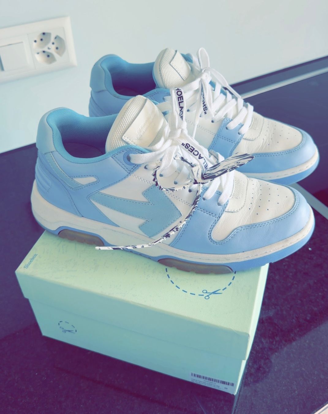 Off-White Scarpe da uomo: Off-White Out Of Office Calf Leather – Usato da Hagendorn venduto da Sneakerfreak_23