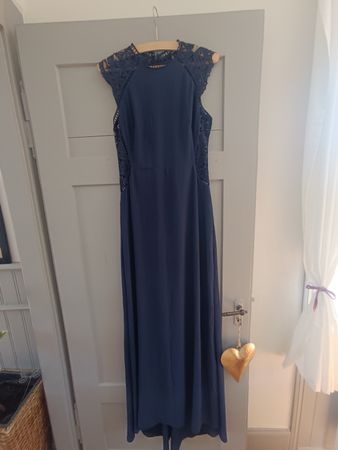 Dunkelblaues Spitzenkleid - Perfekt für den Sommer!