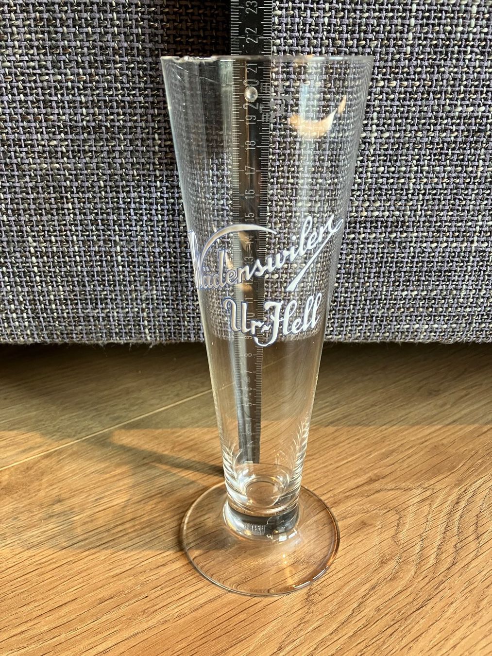Bicchieri: Bierglas "Wädenswiler Ur-Hell", Vintage - Defekt! – Difettoso da Sattel venduto da Pinggi7