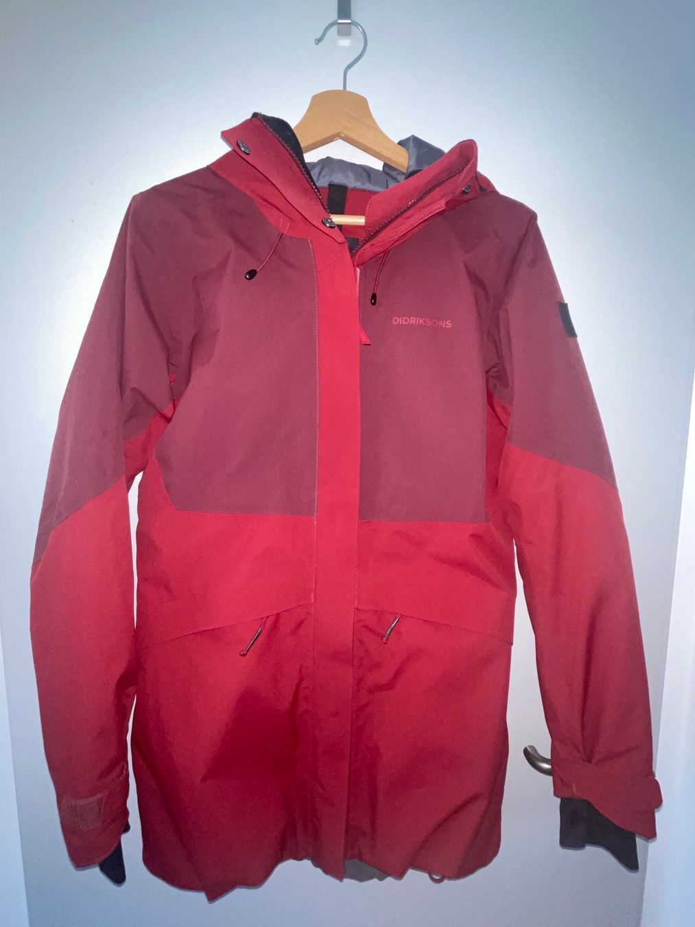 Didriksons Giacche: Didriksons Damen winterjacke 36 – Usato da Häggenschwil venduto da smsswsssng