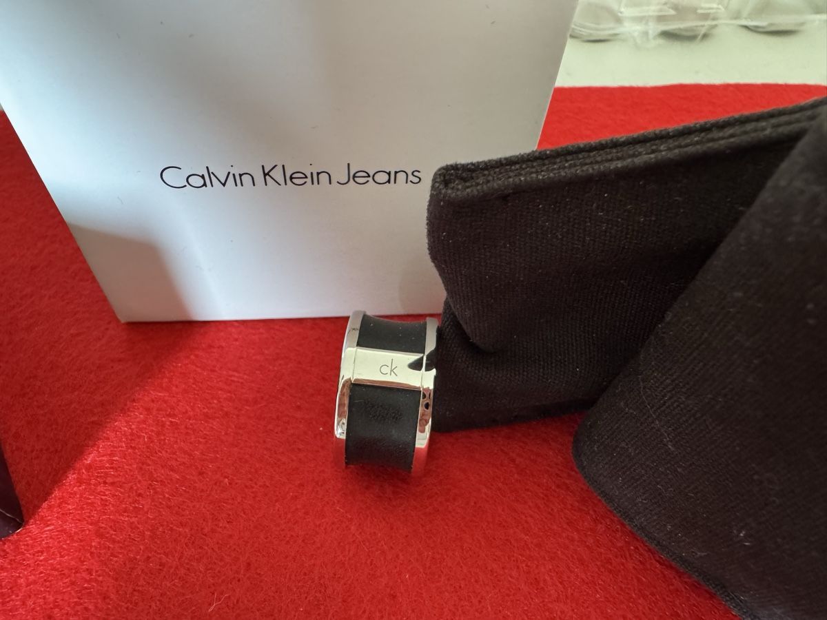 Calvin Klein Anelli: Calvin Klein Ring  – Nuovo (secondo la descrizione) da Lachen SZ venduto da artbyblondangel 4