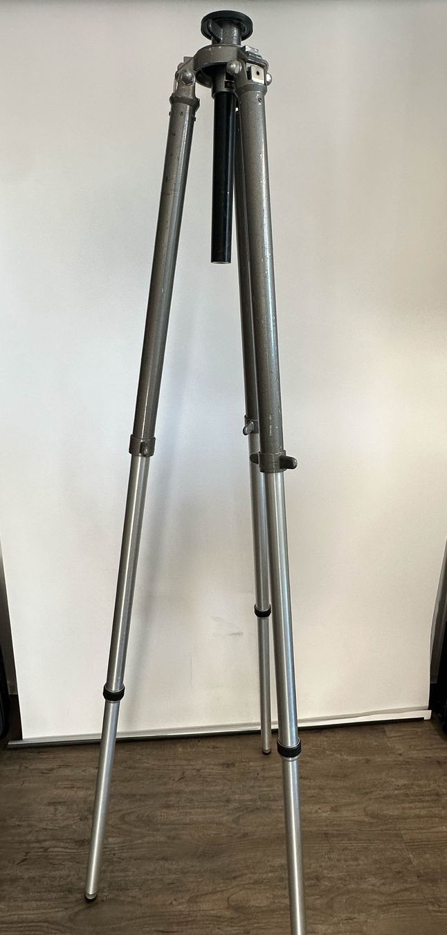 Gitzo Trépieds & Accessoires: Gitzo Stativ gross robust – D'occasion à Wolfhausen par Foto-Brocki