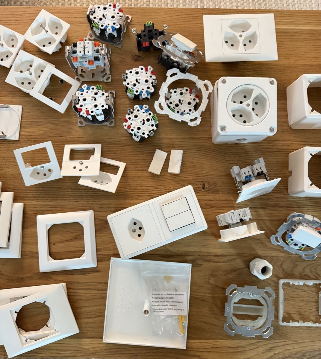 Feller Stecker: Diverses Elektro Material  – Defekt aus Urtenen-Schönbühl von daremare 3