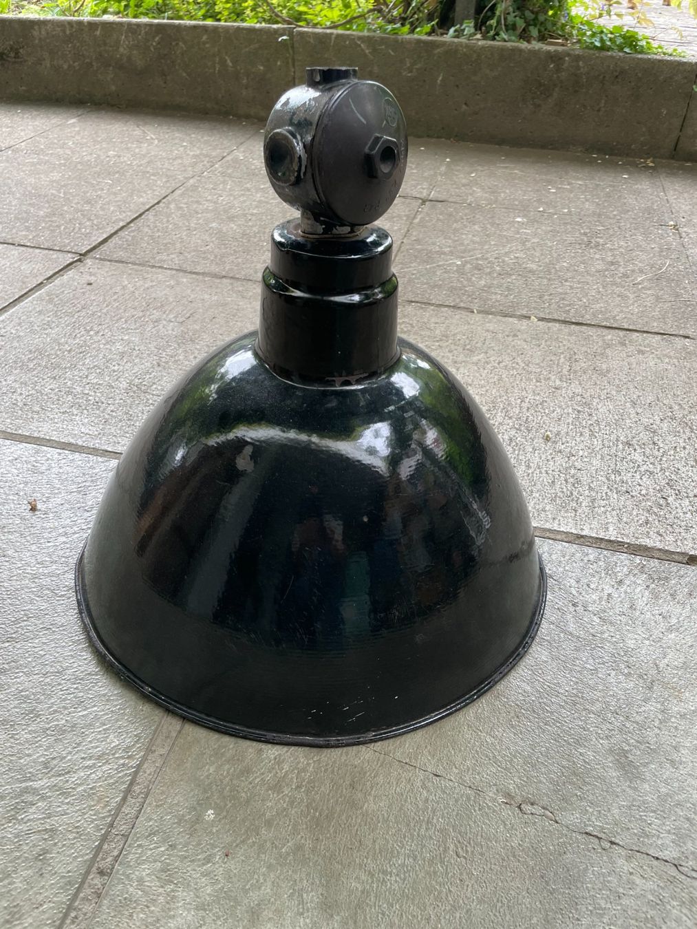 Lampade: Industrie Lampe Emaille – Usato da Hinwil venduto da Mvera