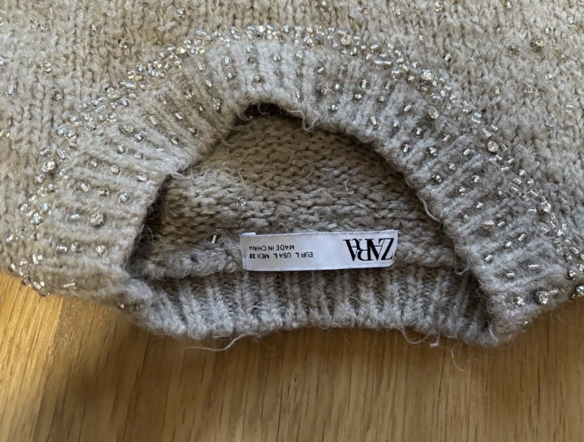 Zara Maglioni & Felpe: Zara Knit Pullover mit Schmucksteinen – Usato da Baden venduto da Tiffany6878 3