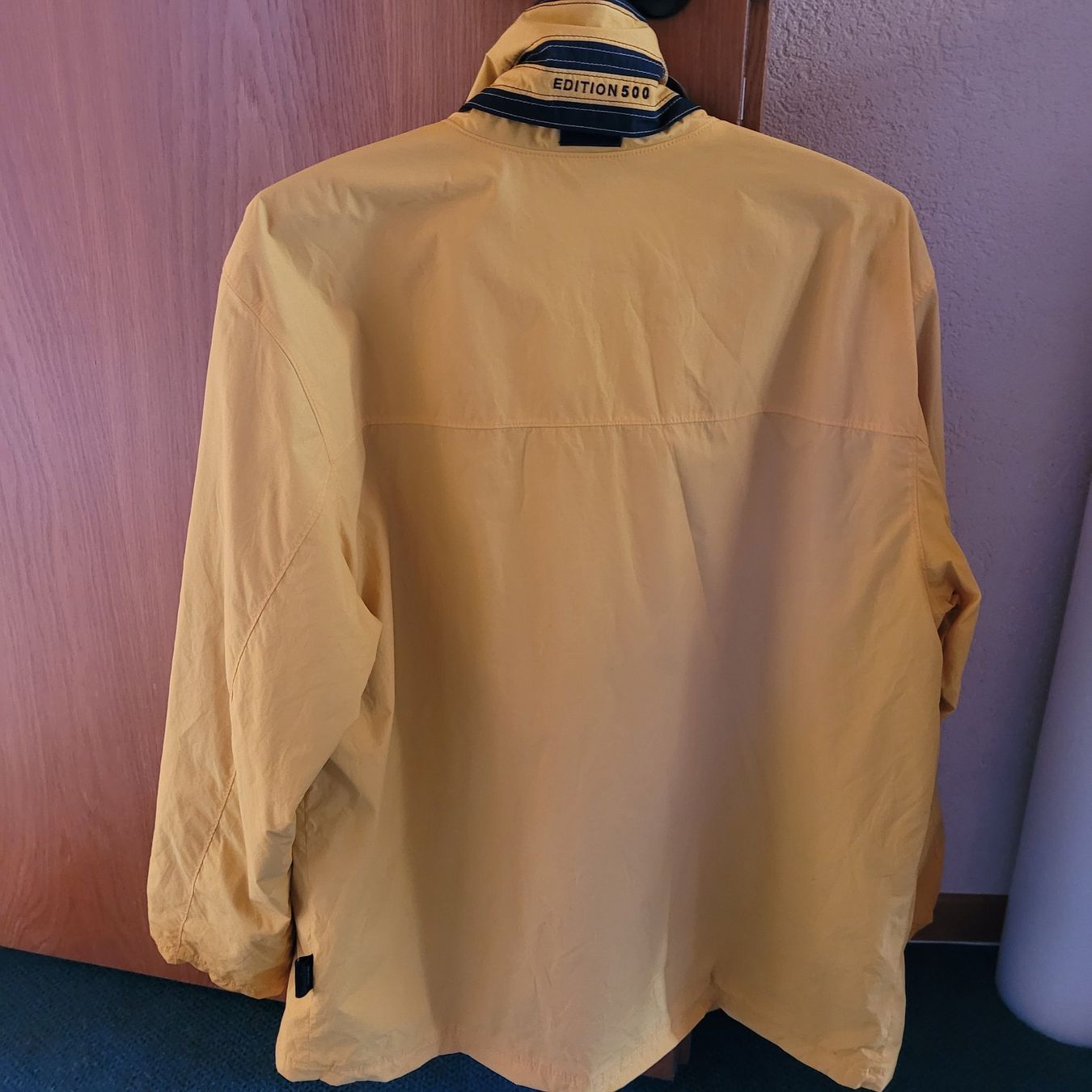 Jacken: Jacke Herren eiergelb Grösse 50, sehr leichtes Material – Gebraucht aus Hondrich von Ebro01 6