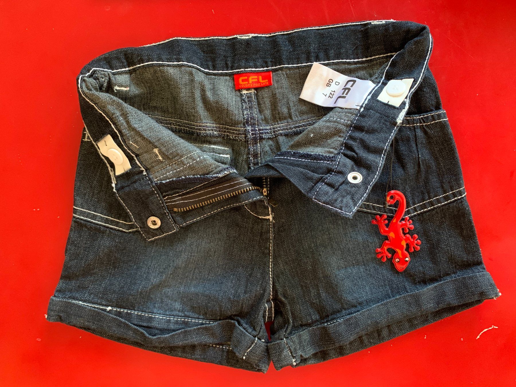 Pantaloni: Shorts neufs bleus -- Taille 122 -- 100% coton – Usato da Petit-Lancy venduto da chezRic 2